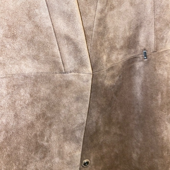 BRAND NEW BCBG MAXAZRIA faux suede fashion vest - Picture 4 of 4